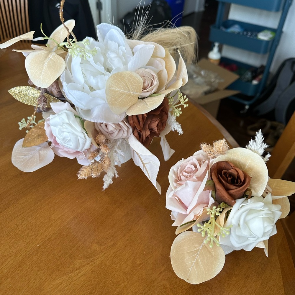 Ling’s Moment Assorted Floral Centerpieces Sets in White & Beige